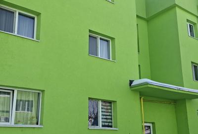 Apartament cu 3 camere decomandat în 1 Decembrie