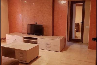 Apartament cu 2 camere decomandat în Trocadero