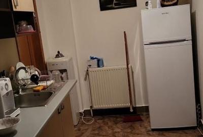 Se inchiriaza gars la parterul unei case, metrou N. Grigorescu 5 min, afacere - 2