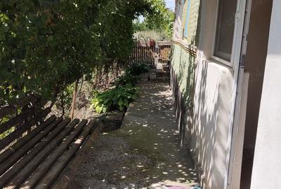 Casă cu 3 camere în Glodeanu Sărat