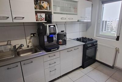 Apartament cu 4 camere semidecomandat în Central - 1