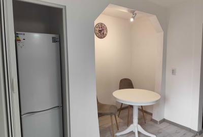 Apartament cu 2 camere semidecomandat în Central - 1