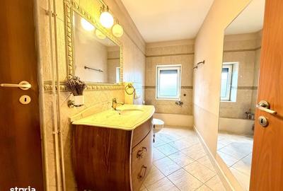 Spațiu comercial, de 81 mp, în Central - 3