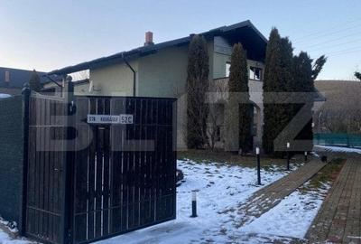 Casa de vanzare, cu 4  camere, 268 mp + teren 786 mp, zona-Moara - 2