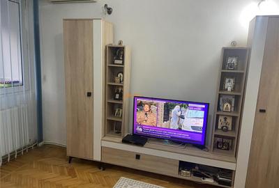 Apartament 3 camere , zona cartier Sud ,et 2/4 , decomandat - 17