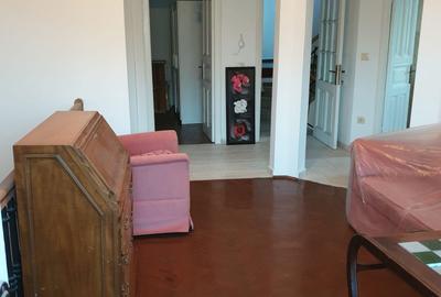 Casă cu 4 camere în Central - 3