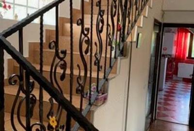 Casă cu 6 camere în Pasărea