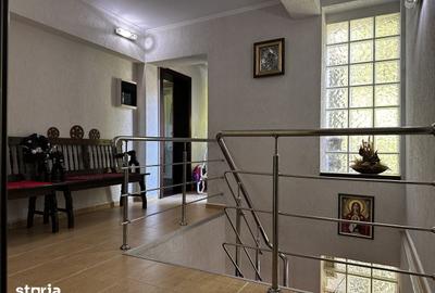 Casă cu 5 camere cu Teren 1286 Mp în Măneciu - 8