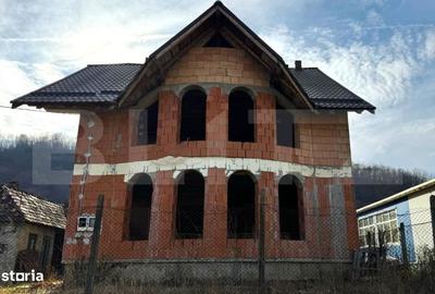 Casă cu 5 camere cu Teren 1900 Mp în Șieu - 2