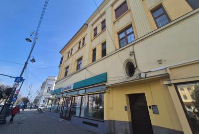 Apartament cu 3 camere semidecomandat în Central - 14