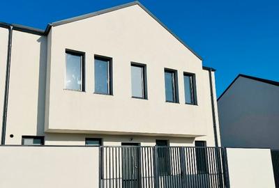 Casă individuală cu 4 camere cu Teren 250 Mp în Odăile - 1