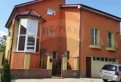 Casă cu 6 camere cu Canalizare în Intim - 2