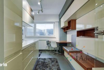 Apartament cu 4 camere decomandat în Central - 2