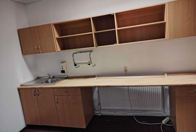 Spațiu comercial, de 106 mp, în Central - 4