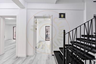 Birou, de 272 mp, în Central - 4