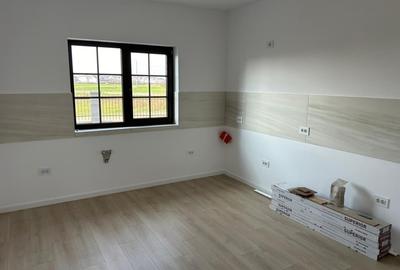 Duplex cu 3 camere cu Canalizare în Moșnița Nouă - 1