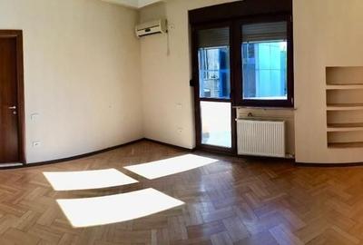 Apartament cu 6 camere decomandat în P-ța Romană - 4