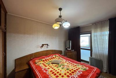 Casă cu 8 camere cu Teren 4057 Mp în Găneasa