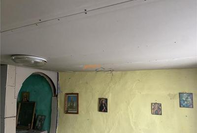 Casa de la Sihlea cu suprafata de 100 mp si teren 1145 mp,t - 1