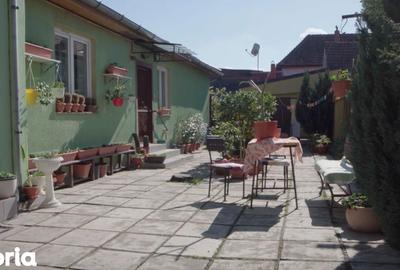 Casă cu 7 camere cu Teren 431 Mp în Reșița