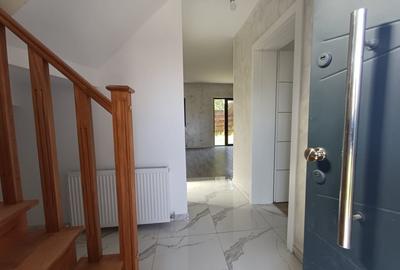 Duplex cu 4 camere cu Teren 250 Mp în Lunca Cetățuii