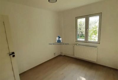 Apartament cu 3 camere semidecomandat în Berceni - 1