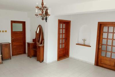 Casă cu 3 camere în Central - 3