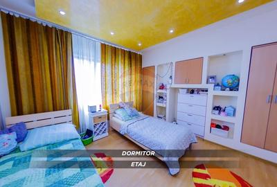 Casă / Vilă cu 4 camere de vânzare în zona Central - 8