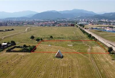 Teren intravilan pretabil:constructie blocuri/vile/investitional, Tractorul, Bra - 1