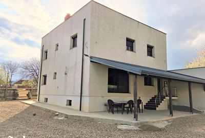 Casă cu 5 camere cu Teren 2867 Mp în Păunești - 9