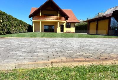 Vila la cheie, zona Odoreu, 2330 mp teren - 2