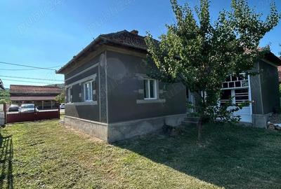 Casă cu 4 camere în Tauț - 5