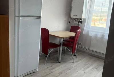 Inchiriez apartament 3 camere - 6