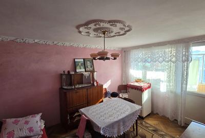 Apartament cu 3 camere decomandat în Dărmănești - 2