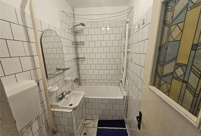 Apartament cu 2 camere semidecomandat în Micro II
