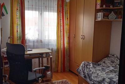 Apartament cu 3 camere decomandat în Radu Negru - 4