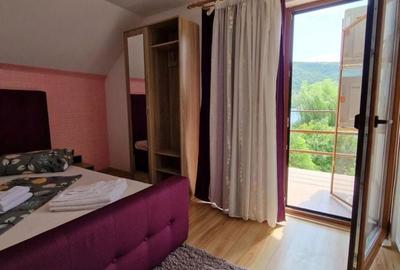 Casă cu 4 camere în Central - 2