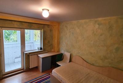 Apartament decomandat, mobilat în Sebastian