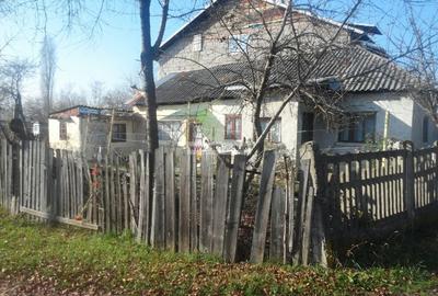 Casă cu 3 camere în Aninoasa