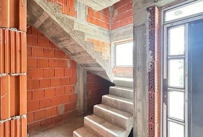 Vila spatioasa la rosu 4 camere Pipera/ pret negociabil - 6