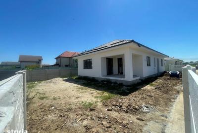 Casă cu 4 camere cu Teren 400 Mp în Domnești - 1