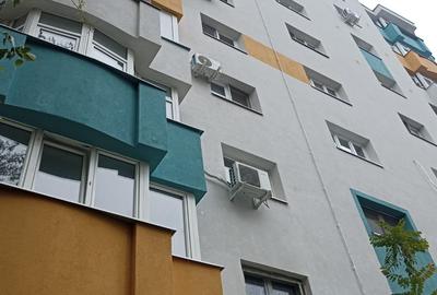 Vanzare apartament 3 cam dec la parter cu balcon stradal Petre Ispirescu sect 5 - 1