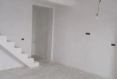 Casă cu 7 camere cu Teren 210 Mp în Străulești - 10