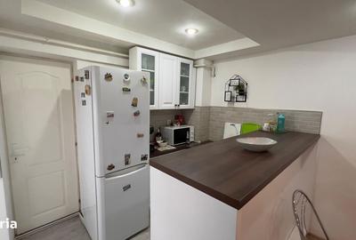 Apartament cu 4 camere decomandat în Petros - 12