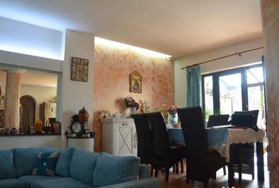Apartament cu 3 camere decomandat în Central - 1