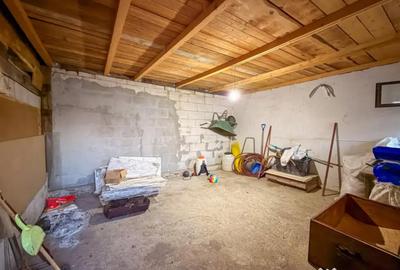 Casă cu 8 camere cu Teren 1318 Mp în Vad - 15