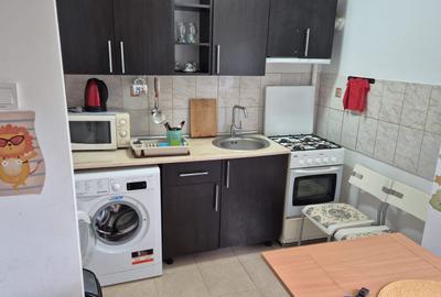 Costin Georgian | vis a vis de metrou | Open Space modern in bloc anvelopat - 4