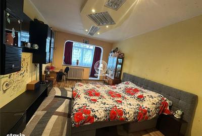 Apartament cu 3 camere decomandat în Albești