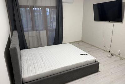 Apartament cu 2 camere decomandat în Calea București