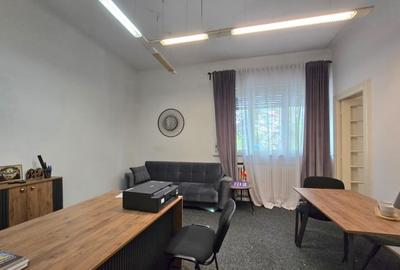 Apartament cu 5 camere decomandat în Ștefan cel Mare - 4